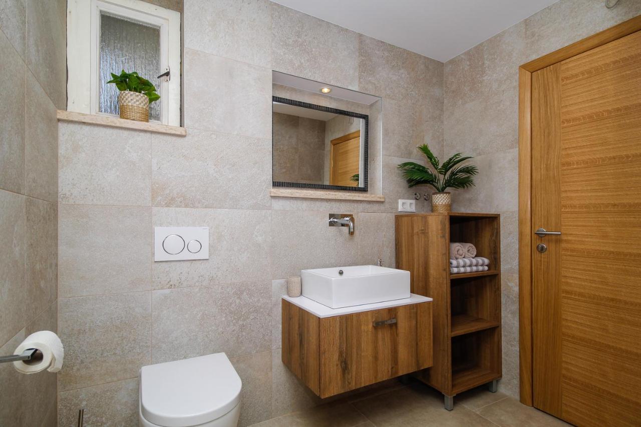 Apartments Balach โปเรช ภายนอก รูปภาพ