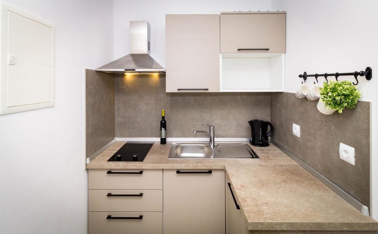 Apartments Balach โปเรช ภายนอก รูปภาพ